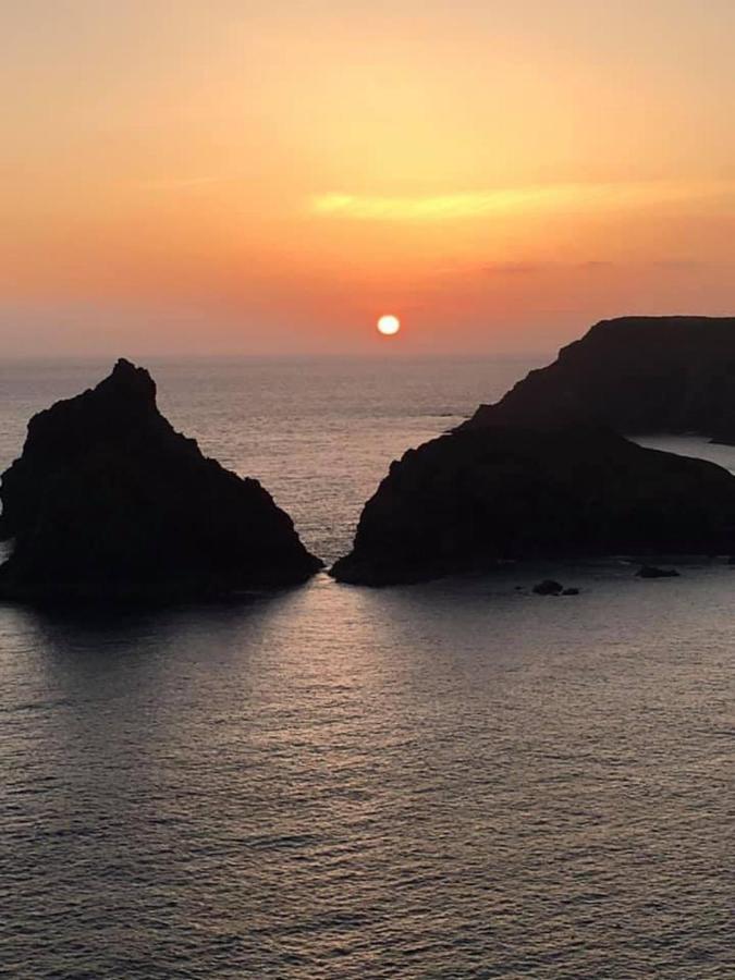 Wellspring Cottage Nr Kynance Cove Lizard Luaran gambar
